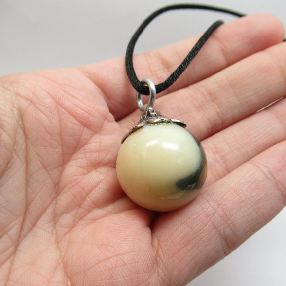 Uranium Glass vintage marble pendant - Picture 8 of 14